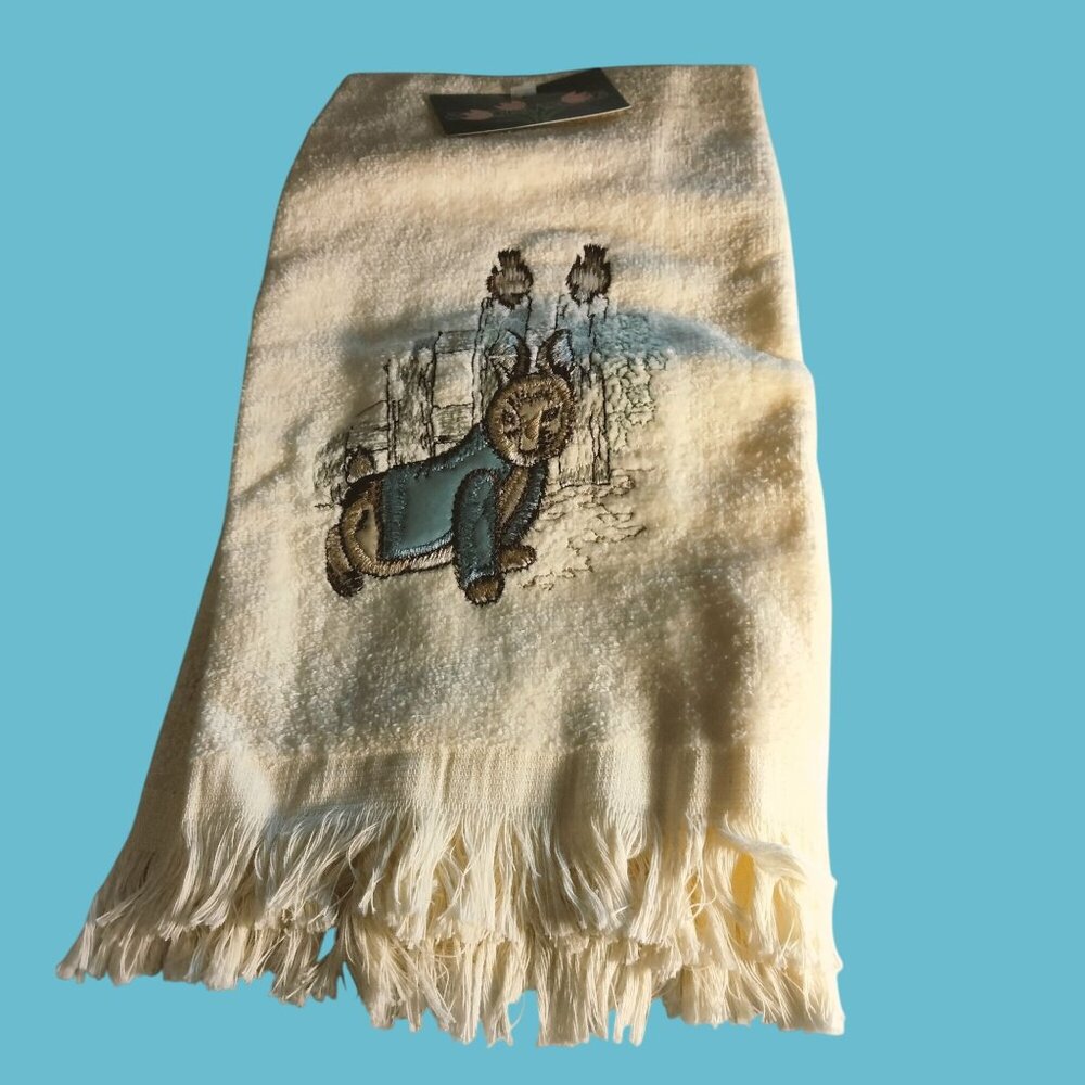 Peter Rabbit Embroidered Hand Towel Easter Seasonal Accents Cotton 26 X 15 New